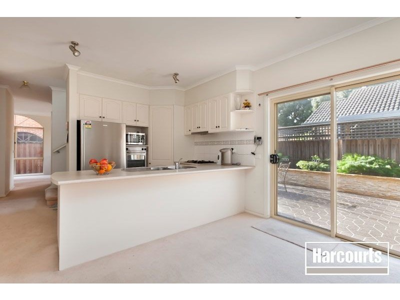 22 Illowra Walk, Blackburn South VIC 3130