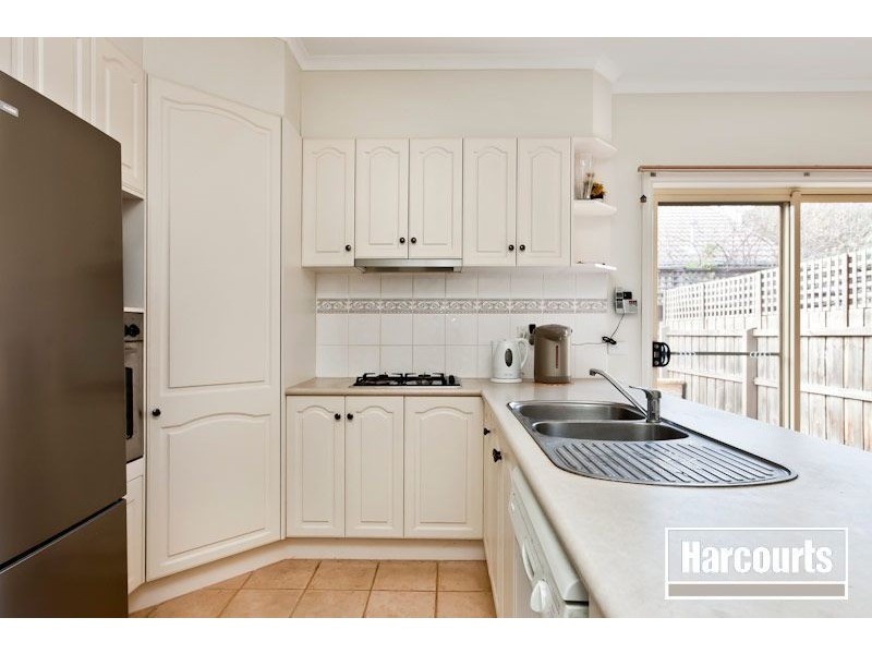 22 Illowra Walk, Blackburn South VIC 3130