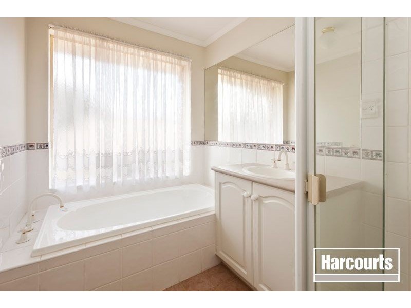 22 Illowra Walk, Blackburn South VIC 3130