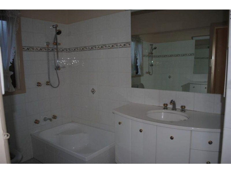 19 Grandview Avenue, Dandenong VIC 3175