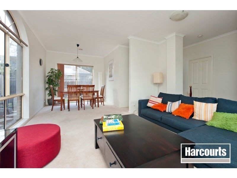 22 Illowra Walk, Blackburn South VIC 3130