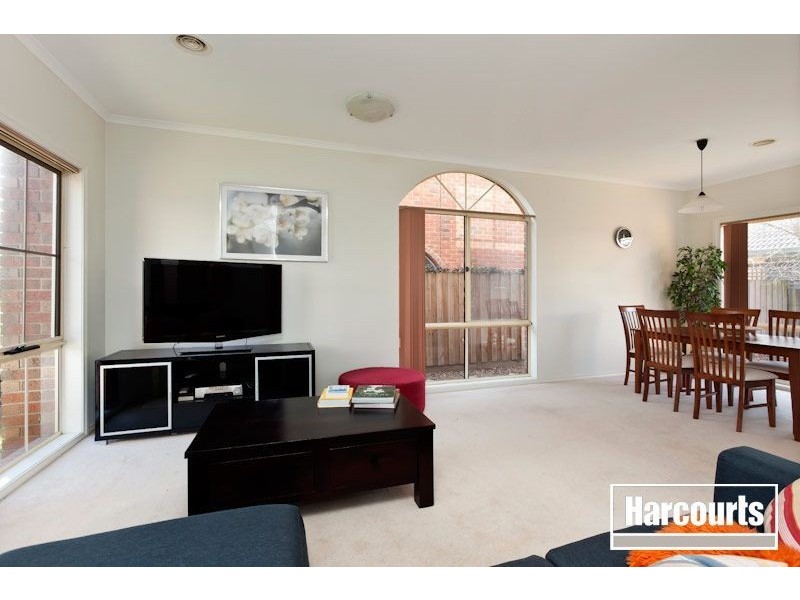 22 Illowra Walk, Blackburn South VIC 3130