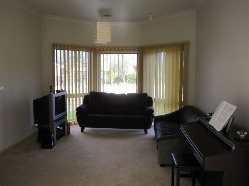 1/58 Blaxland Drive, Dandenong North VIC 3175