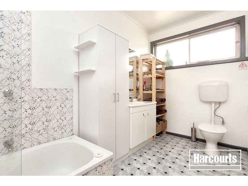 6 Charles Avenue, Hallam VIC 3803