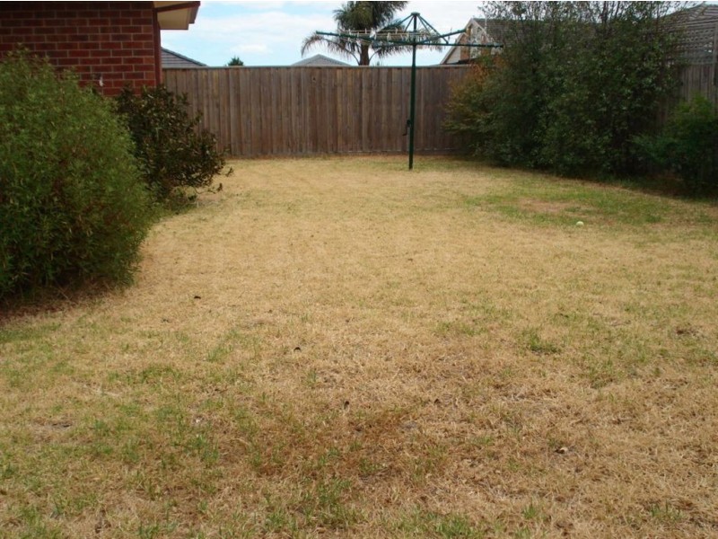 44 Golden Grove Drive, Narre Warren South VIC 3805