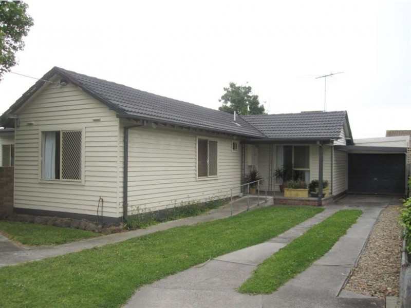 9 Prunus Grove, Doveton VIC 3177