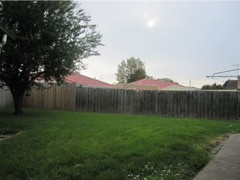 9 Prunus Grove, Doveton VIC 3177