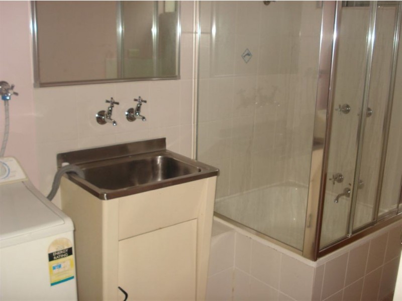 1/6 Hutton Street, Dandenong VIC 3175