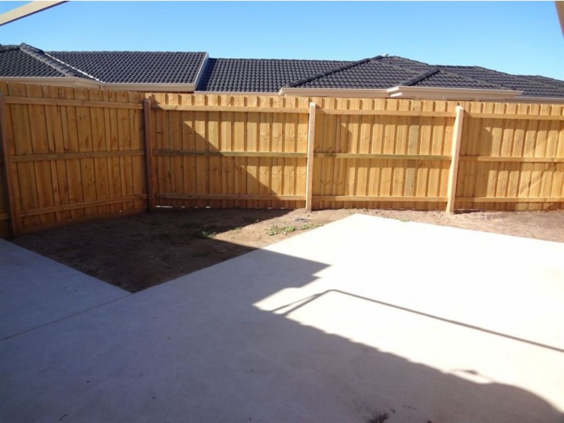 1/24 Anthony Street, Dandenong North VIC 3175