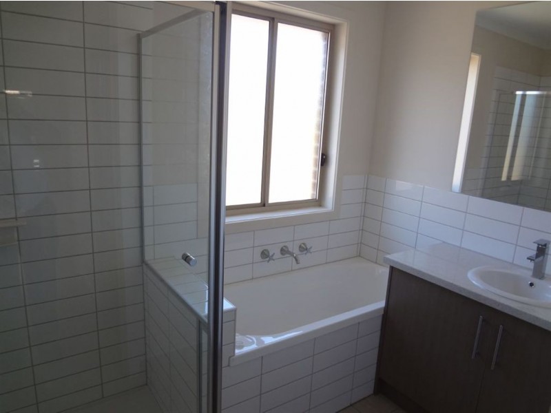 2/24 Anthony Street, Dandenong North VIC 3175