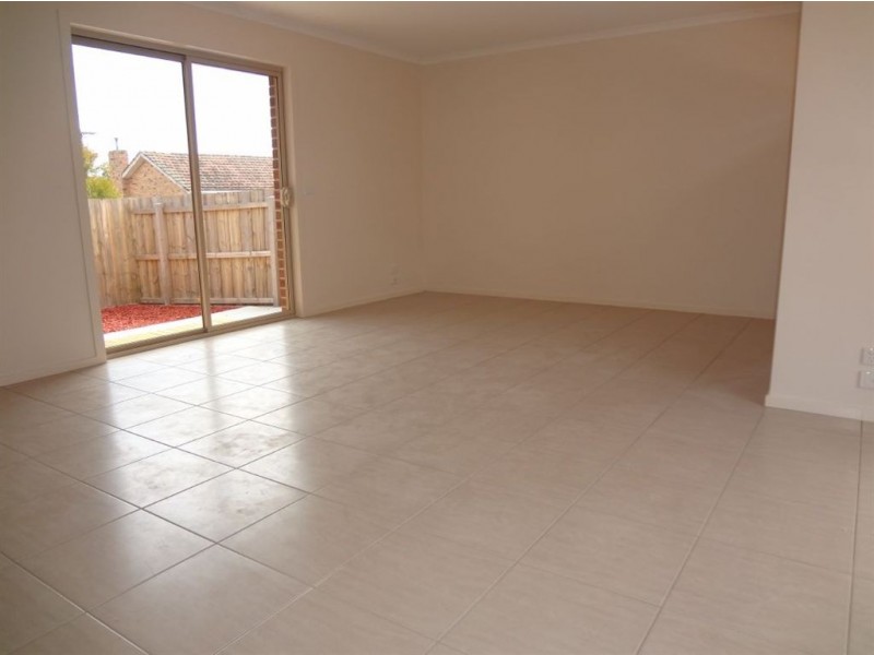 2/24 Anthony Street, Dandenong North VIC 3175