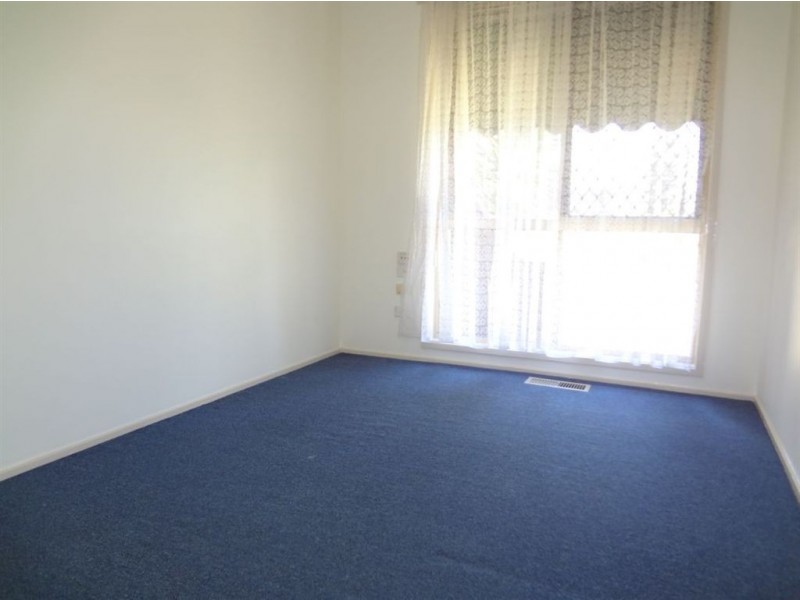 4 Briarhurst Avenue, Dandenong North VIC 3175