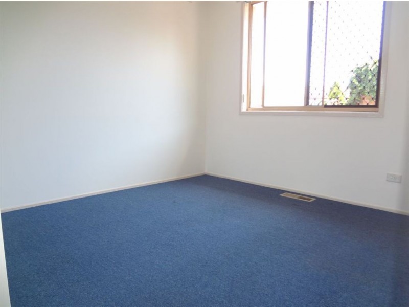 4 Briarhurst Avenue, Dandenong North VIC 3175