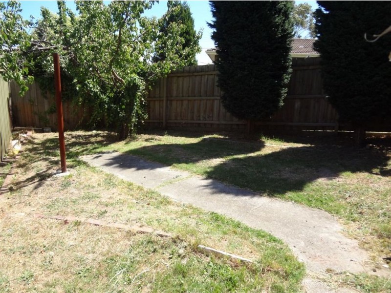 4 Briarhurst Avenue, Dandenong North VIC 3175