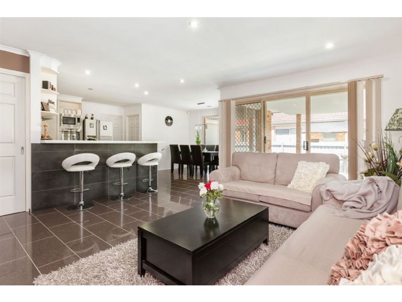 35 Sandalwood Drive, Narre Warren VIC 3805