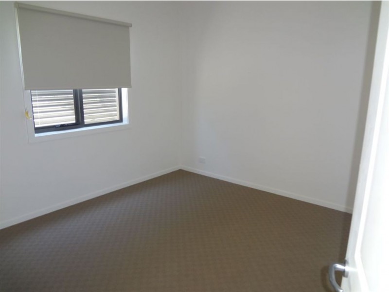 11/19 Close Avenue, Dandenong VIC 3175