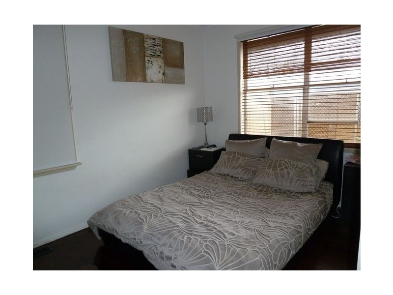 1/40 Liquidamber Street, Doveton VIC 3177