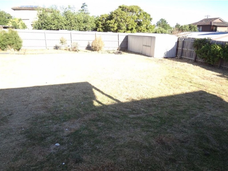 6 Charles Avenue, Hallam VIC 3803