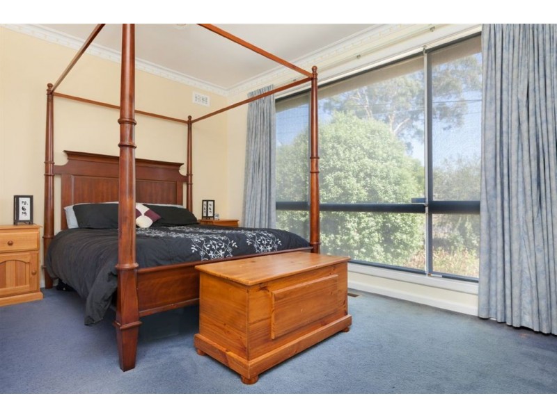 11 Joan Court, Noble Park North VIC 3174