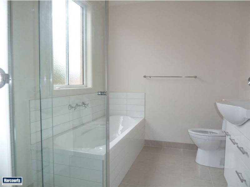 1/4 Young Road, Hallam VIC 3803