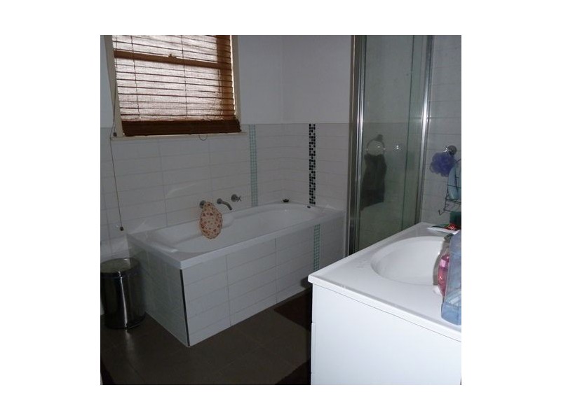 1/40 Liquidamber Street, Doveton VIC 3177