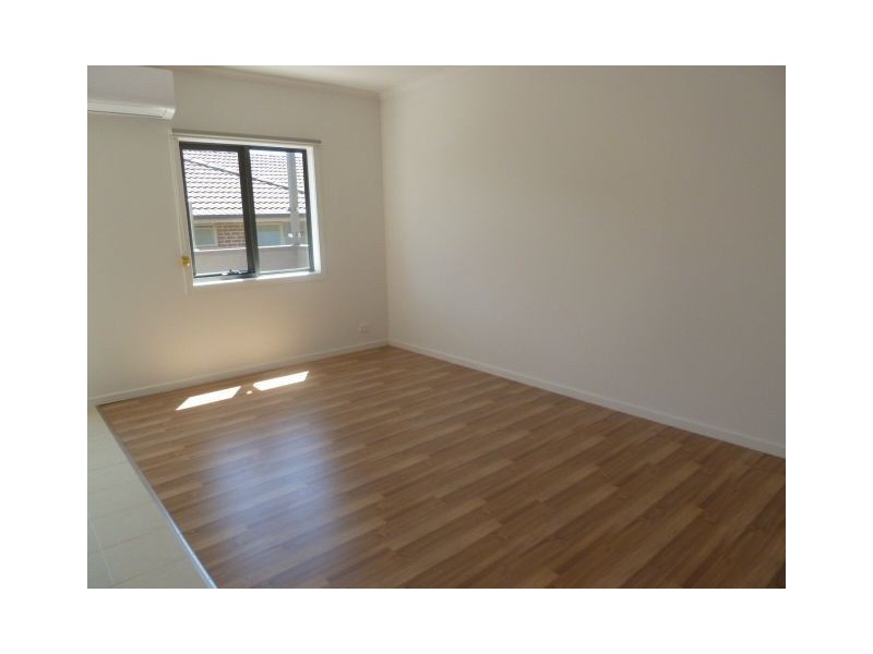 9/19 Close Avenue, Dandenong VIC 3175