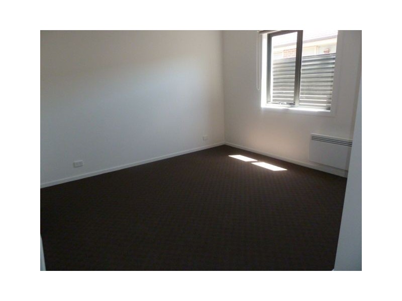 9/19 Close Avenue, Dandenong VIC 3175