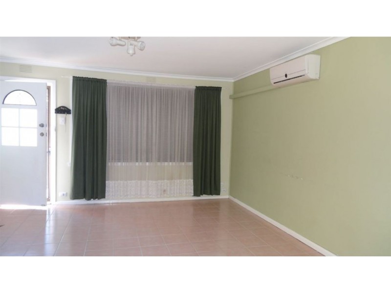 4/33 Gladstone Road, Dandenong North VIC 3175
