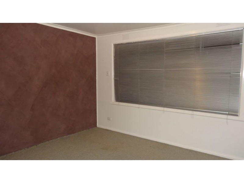 4/33 Gladstone Road, Dandenong North VIC 3175