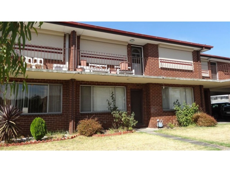 4/33 Gladstone Road, Dandenong North VIC 3175