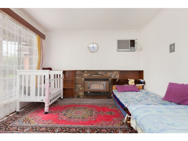 37 Kanooka Grove, Doveton VIC 3177