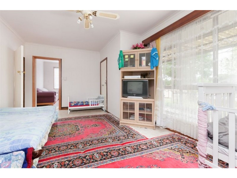 37 Kanooka Grove, Doveton VIC 3177