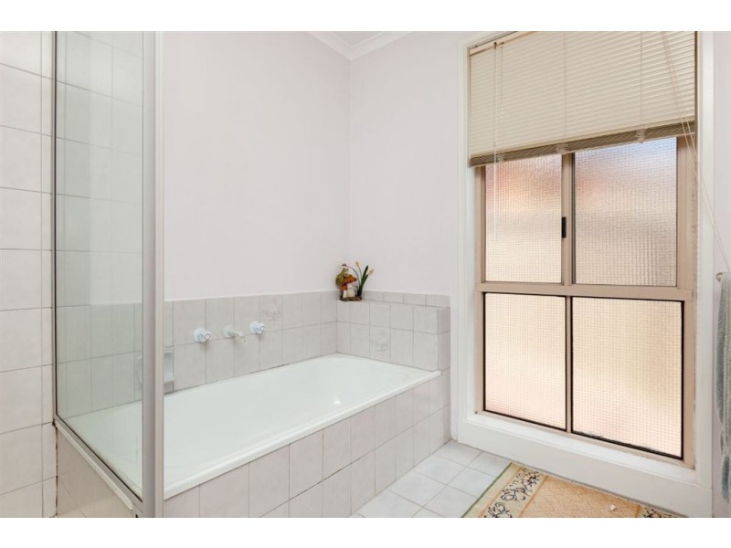 1/42 Willow Drive, Hampton Park VIC 3976