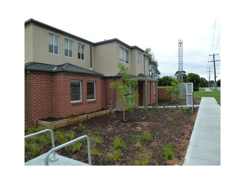 1/4 Young Road, Hallam VIC 3803