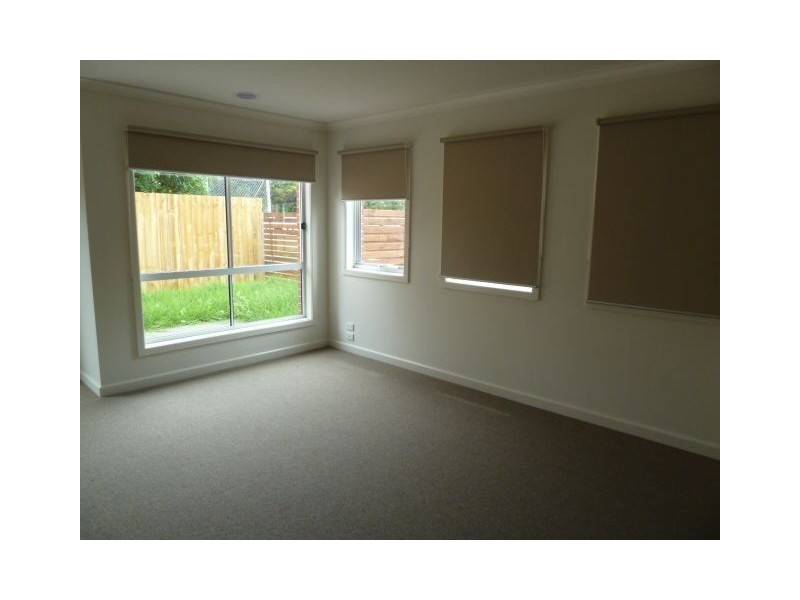 1/4 Young Road, Hallam VIC 3803