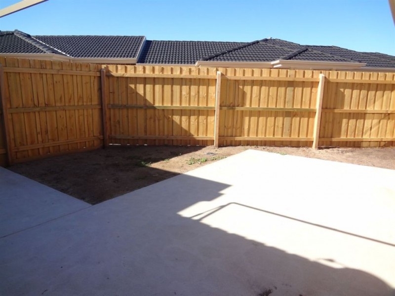 1/24 Anthony Street, Dandenong North VIC 3175