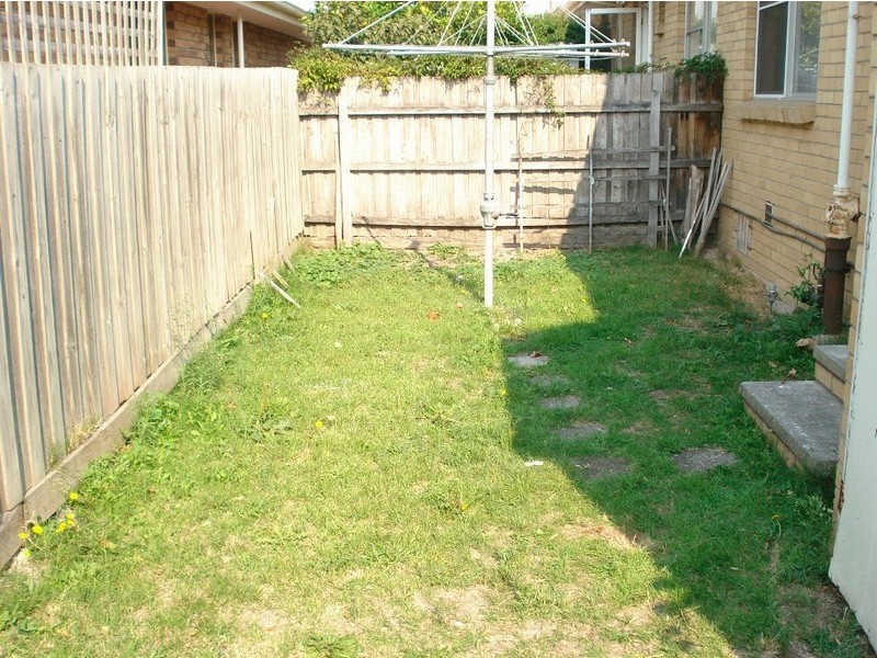 8/3-5 Edward Avenue, Dandenong VIC 3175