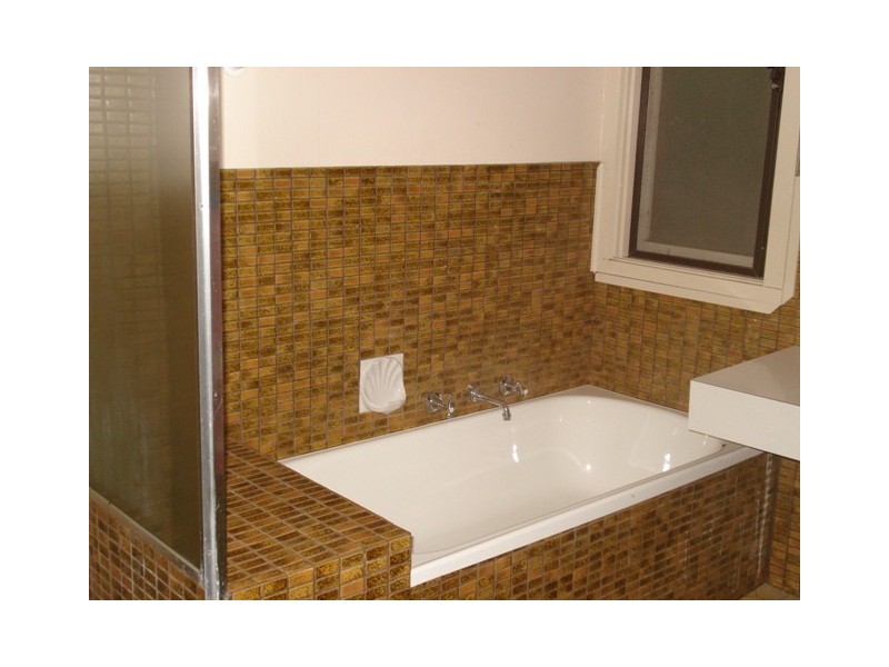 6 Howe Avenue, Dandenong VIC 3175