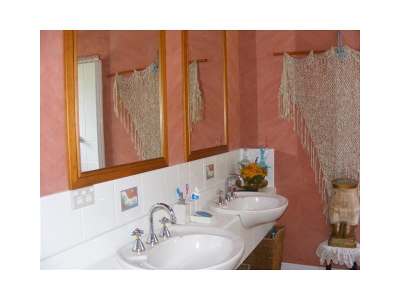 38 Summerhill Close, Stokers Siding NSW 2484