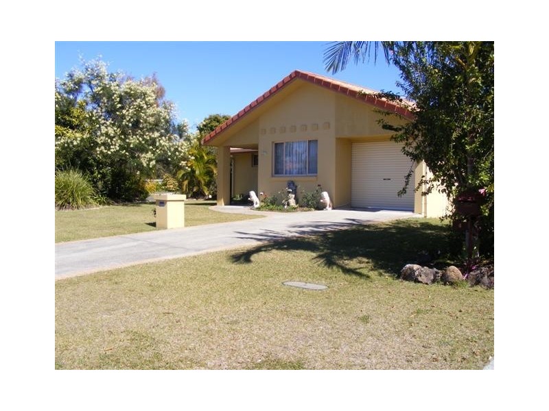 1/2 Paula Court, Pottsville NSW 2489