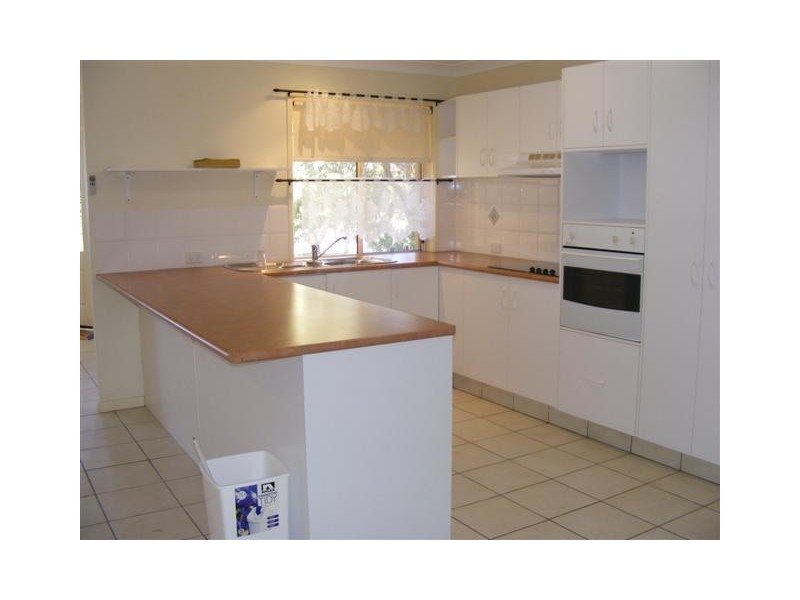 1/2 Paula Court, Pottsville NSW 2489