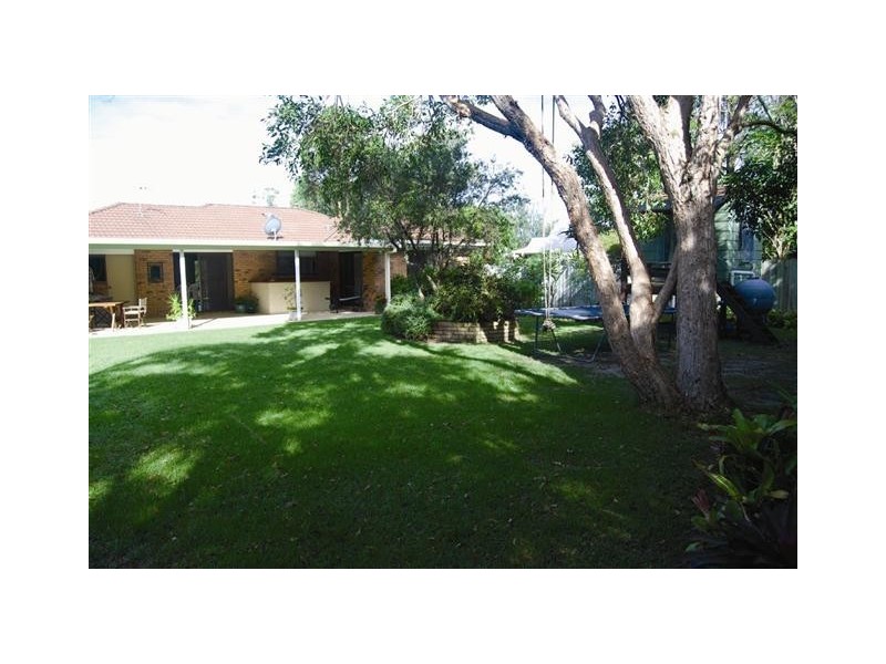 8 Westminster, Pottsville NSW 2489