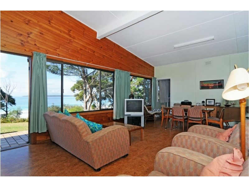 92 Cyrus Street, Hyams Beach NSW 2540