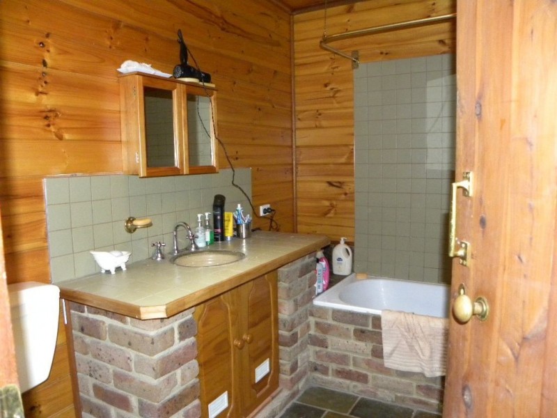 3 Carol Avenue, Basin View NSW 2540