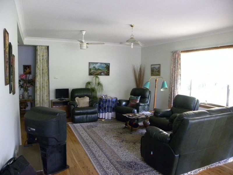 40 Jervis Bay Road, Falls Creek NSW 2540