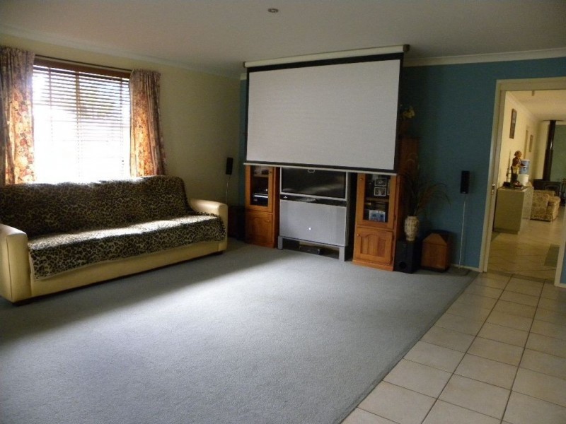 10 Tallyan Point Road, Basin View NSW 2540