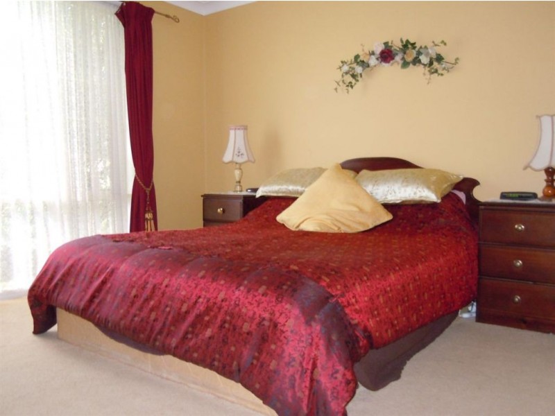 11 Riverside Esp, Basin View NSW 2540