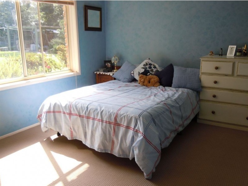 11 Riverside Esp, Basin View NSW 2540