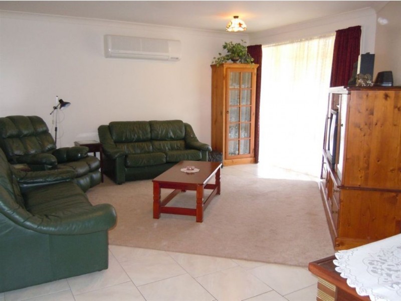 11 Riverside Esp, Basin View NSW 2540