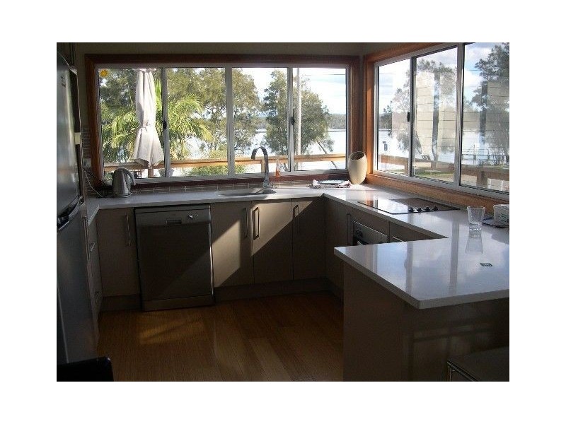 19 Graham Ave, St Georges Basin NSW 2540